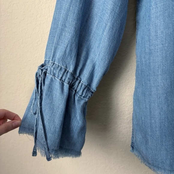 Rails Linen Blend Zimi Vintage Wash Chambray Bell Sleeves V Neck Long Sleeve Top - Picture 7 of 15